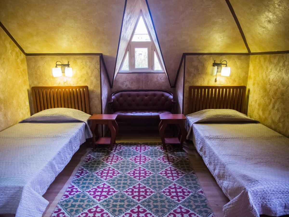Asian Mountains Bishkek Room photo